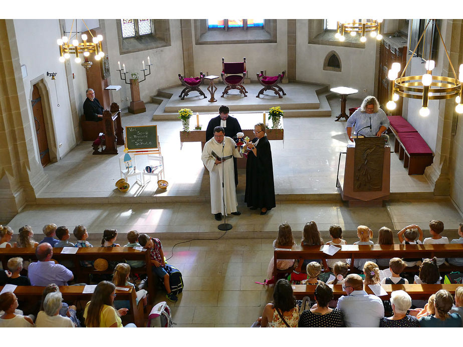 Ökumenischer Einschulungsgottesdienst in St. Crescentius (Foto: Karl-Franz Thiede)